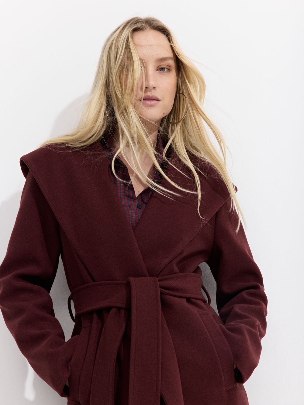 מעיל מעטפת עם חגורת קשירה