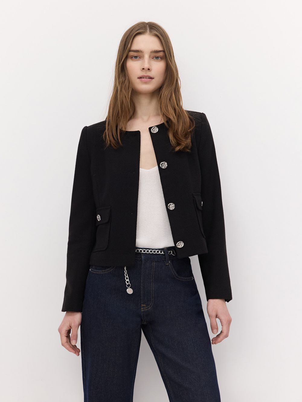 ג׳קט בגזרה מחוייטת במראה צמר