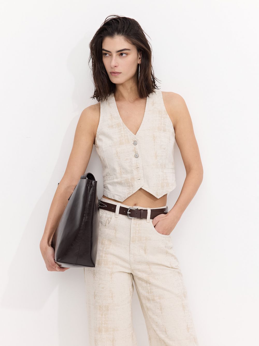 וסט מחוייט עם טקסטורה