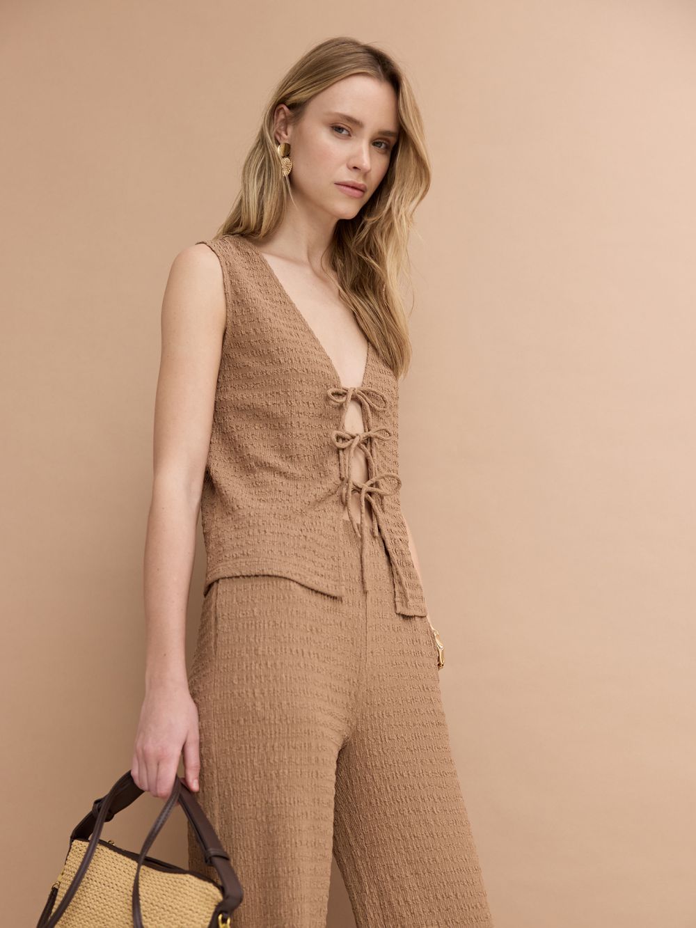 ווסט מבד מקומט וקשירות