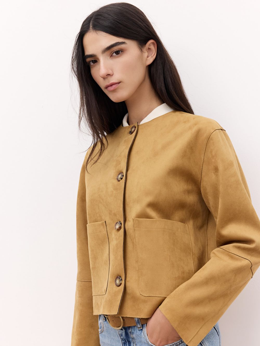 ג׳קט קצר במראה זמש