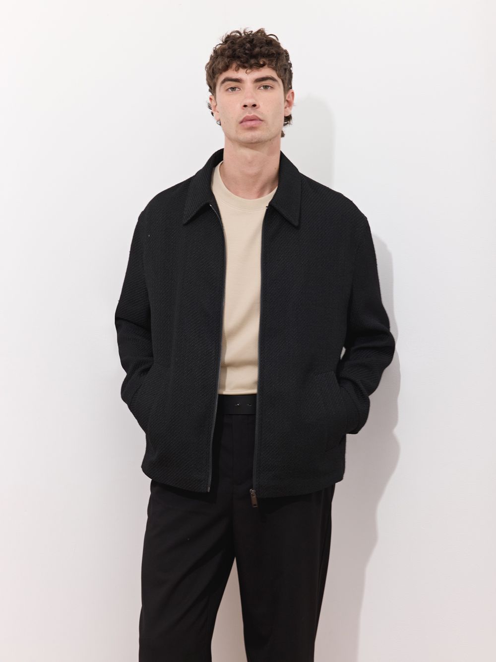 ג׳קט עם רוכסן