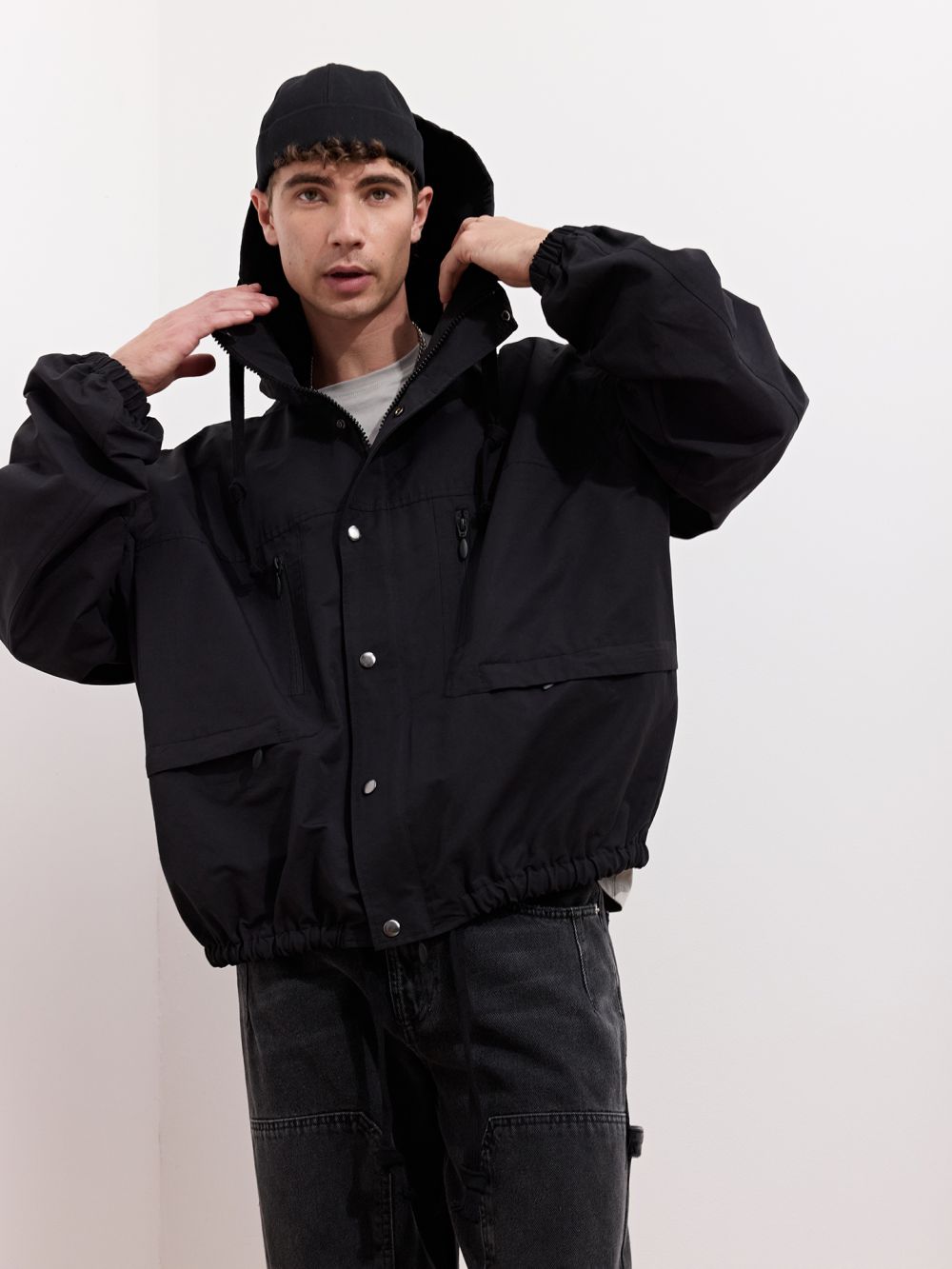 מעיל בומבר עם כיסים וקפוצ׳ון