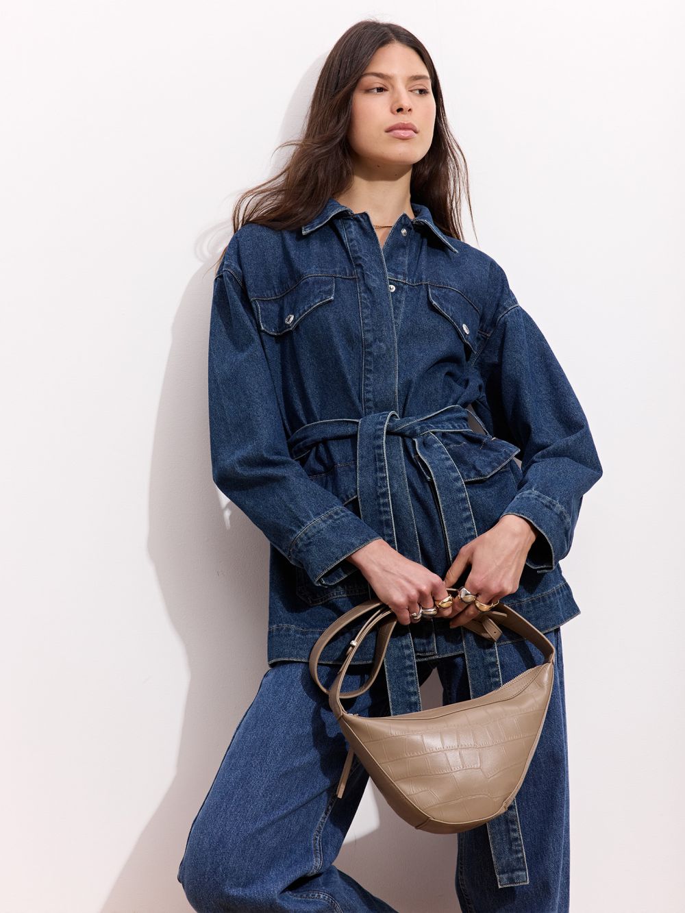 ג׳קט ג׳ינס אוברסייז עם חגורה