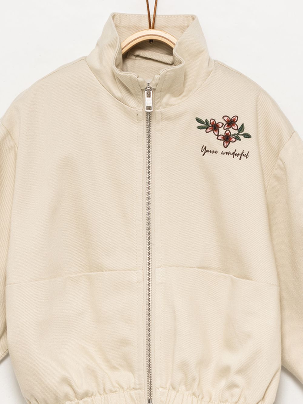 ג׳קט עם רקמה