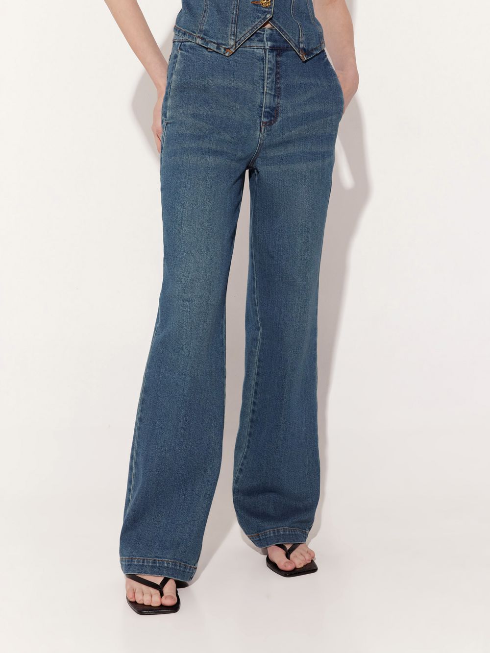 ג’ינס מחויט