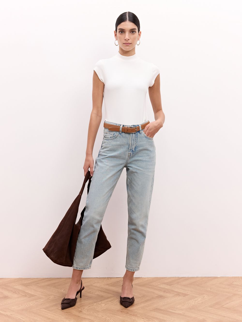 ג׳ינס MOM קלאסי עם חגורה