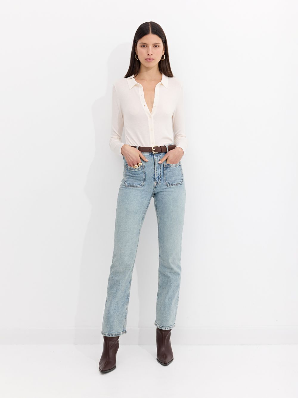 ג׳ינס בגזרת BOOTCUT עם כיסי פאטץ׳ קדמיים