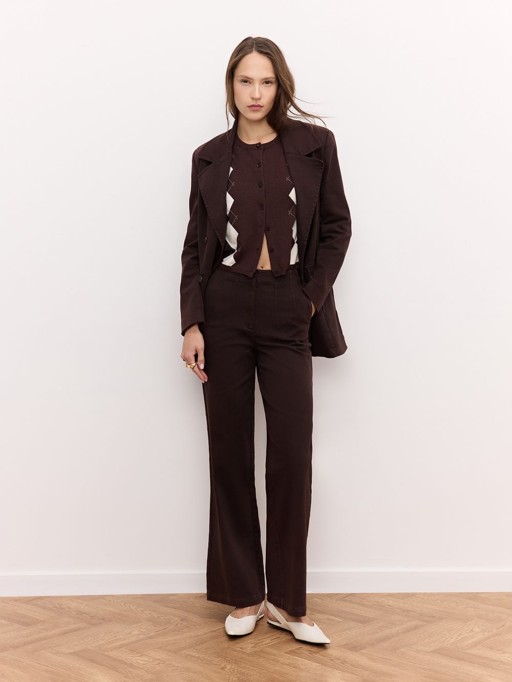 ג׳ינס עם מתפרים במותניים