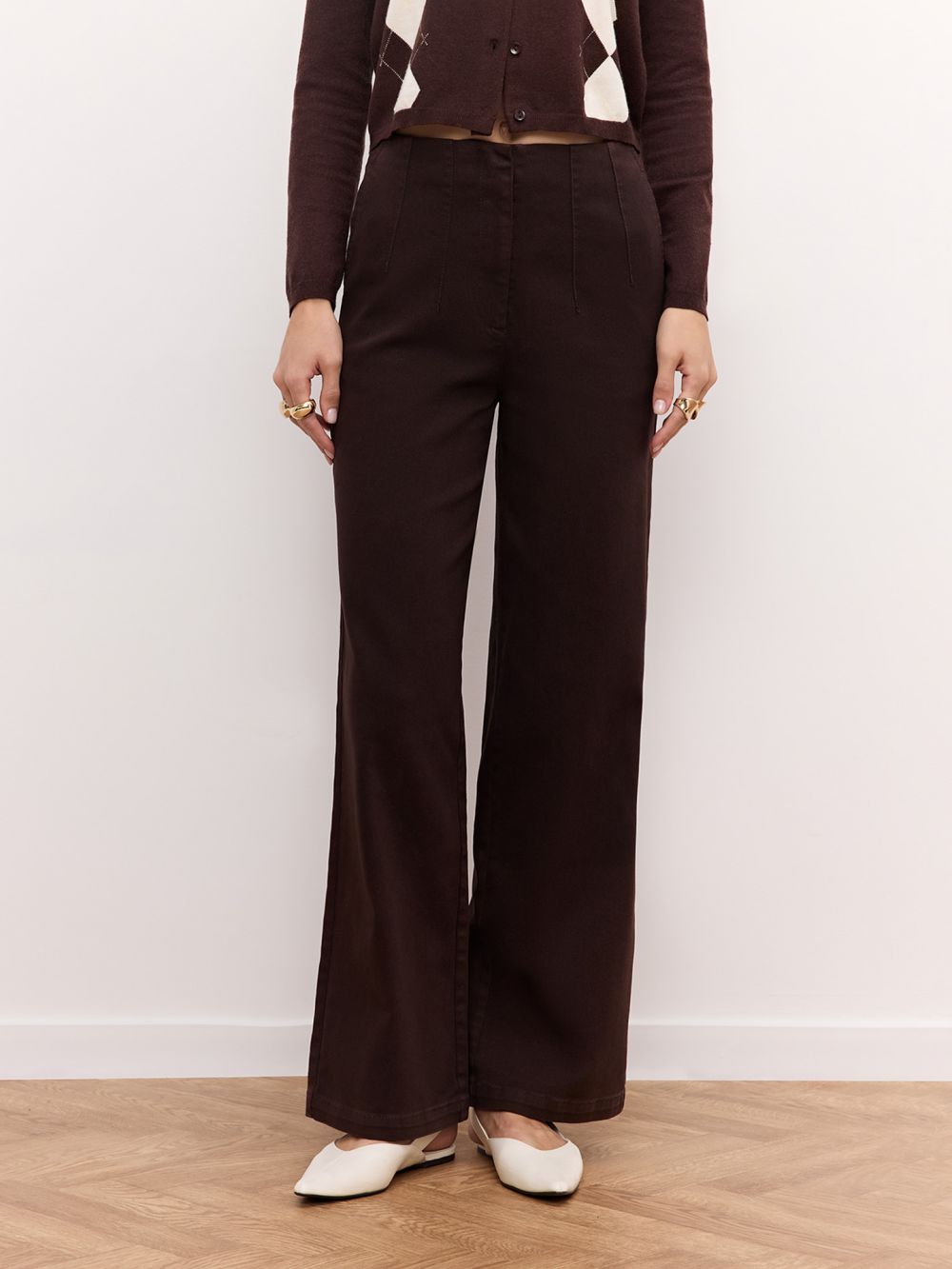 ג׳ינס עם מתפרים במותניים