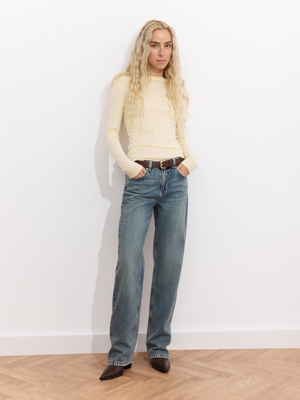 ג’ינס בגזרה גבוהה STRAIGHT