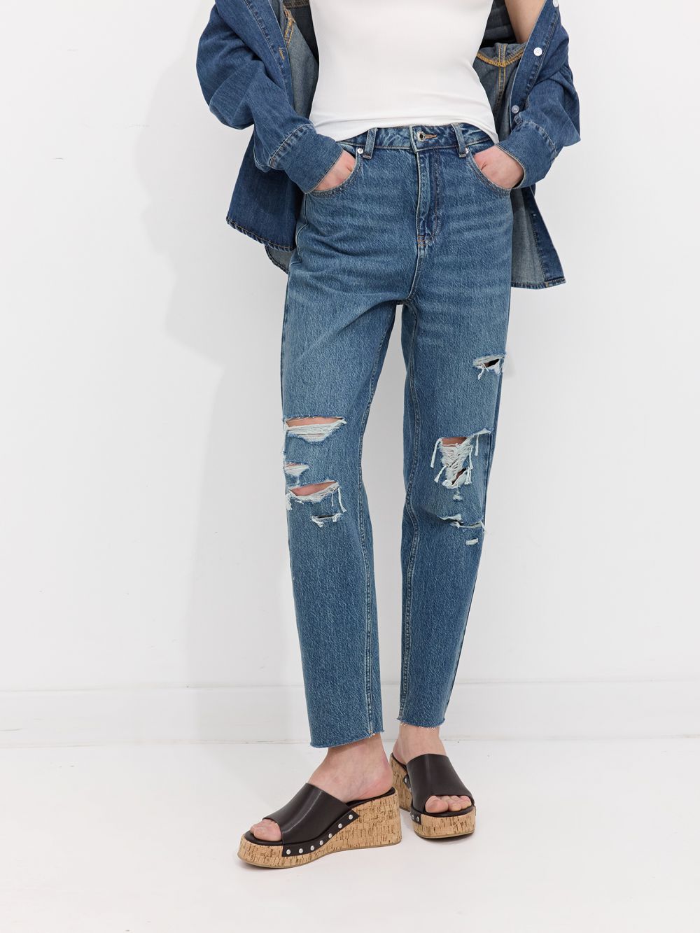 ג׳ינס MOM עם קרעים