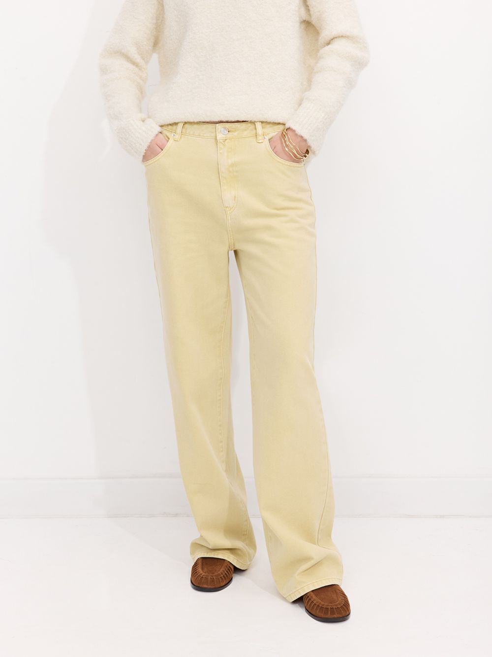 ג’ינס WIDE-LEG