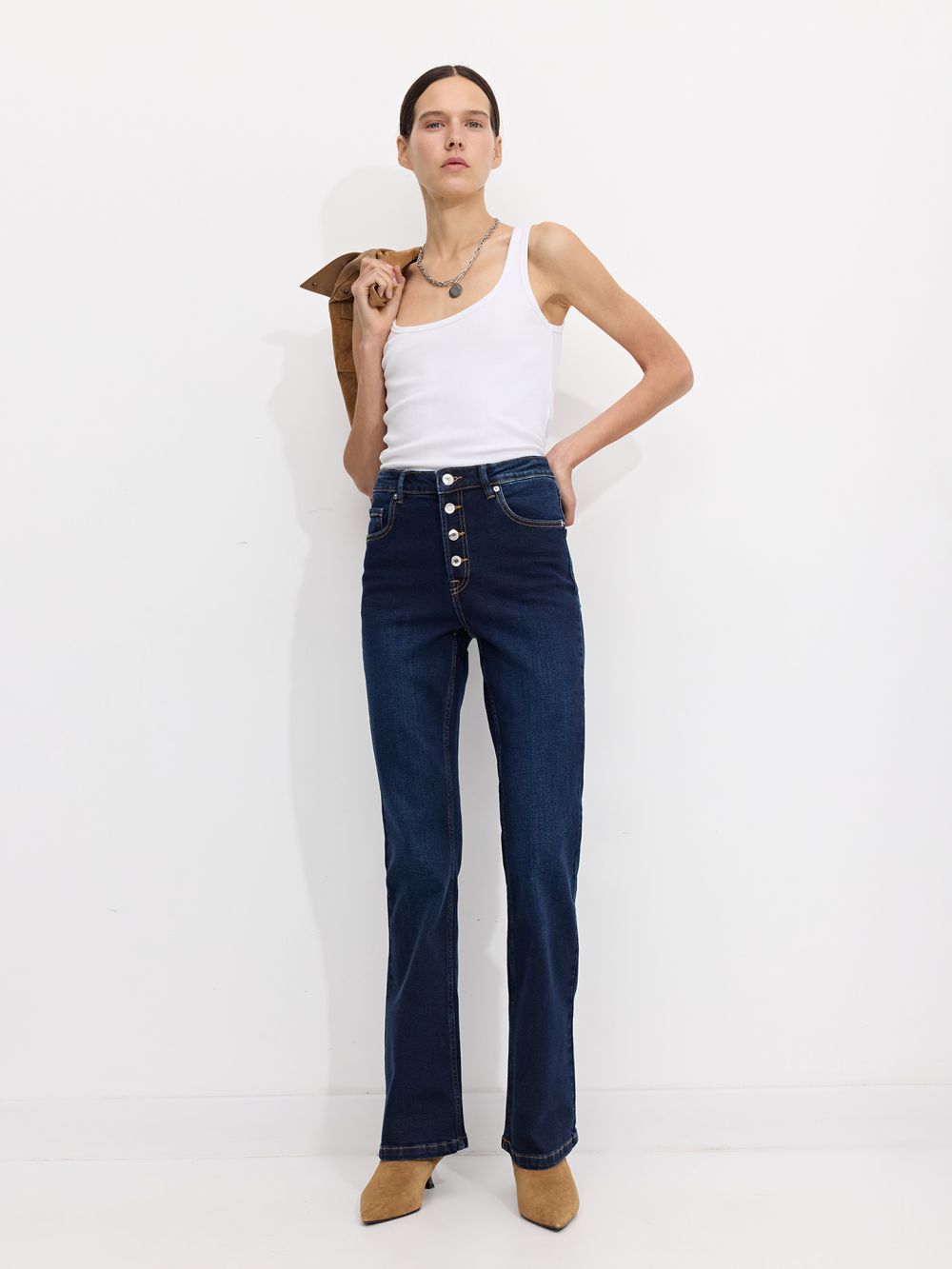 ג׳ינס כפתורים בגזרת FLARE