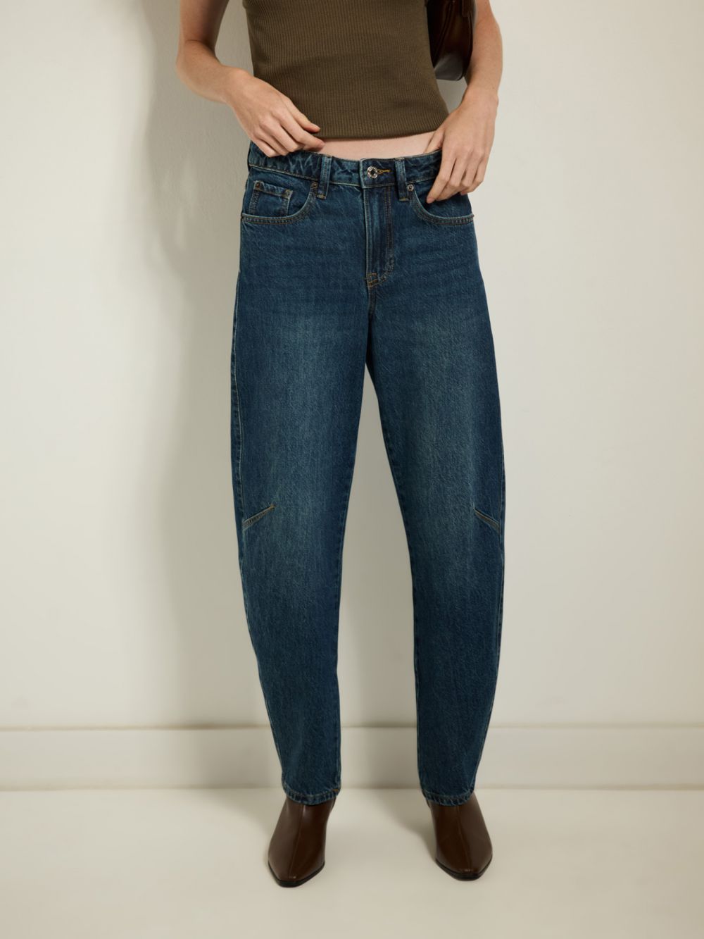 ג׳ינס בגזרת BALLOON Mid waist