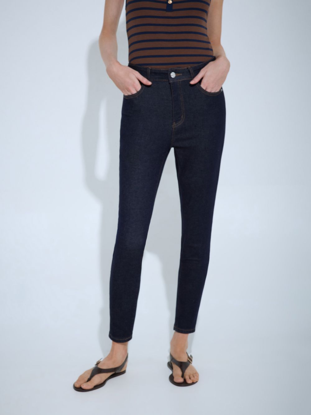 ג’ינס SKINNY בגזרה גבוהה
