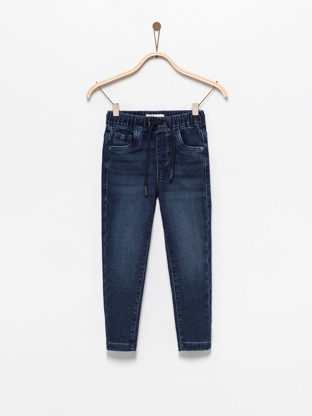 מכנסי ג’ינס עם שרוך