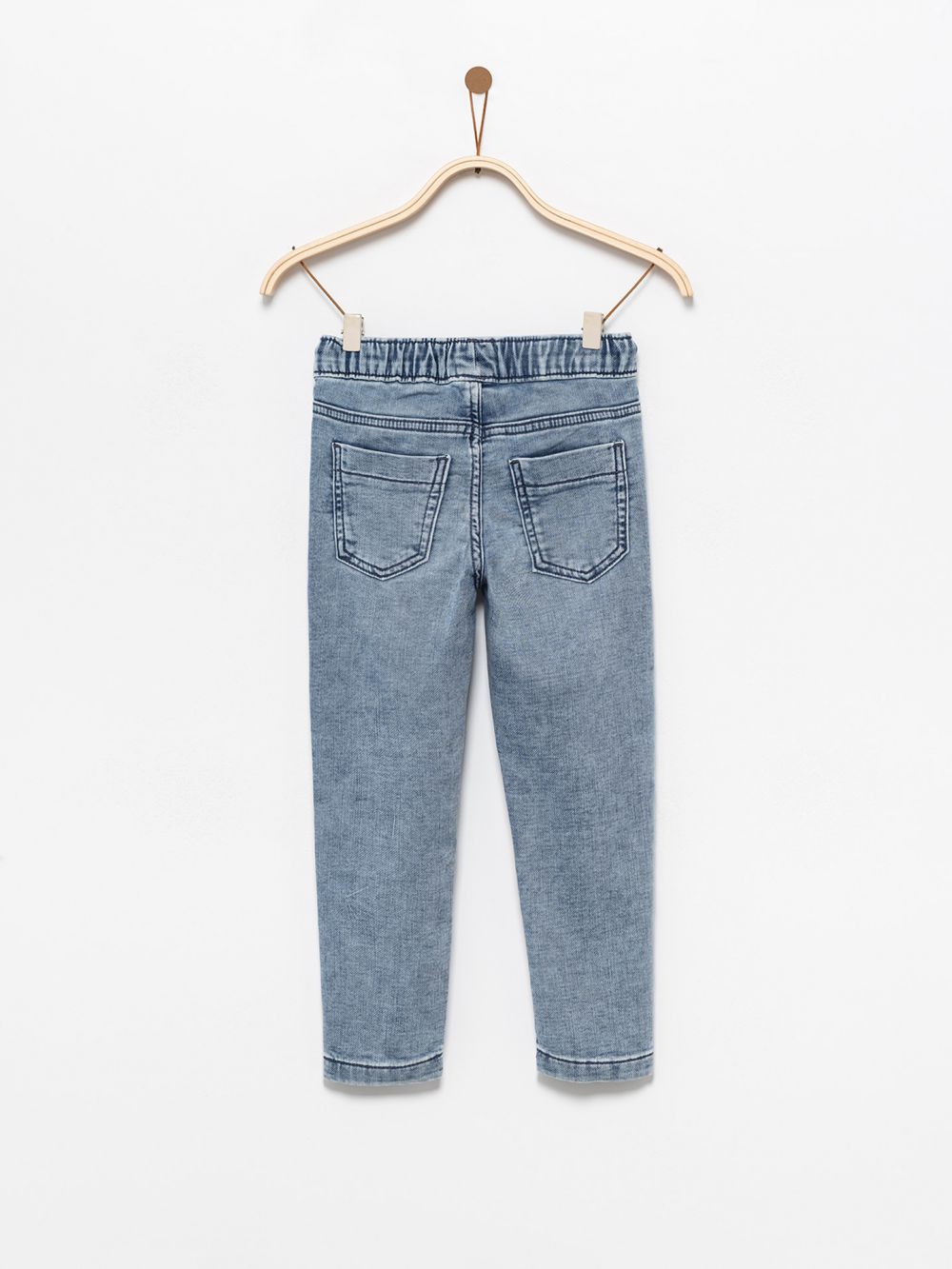 מכנסי ג’ינס עם שרוך