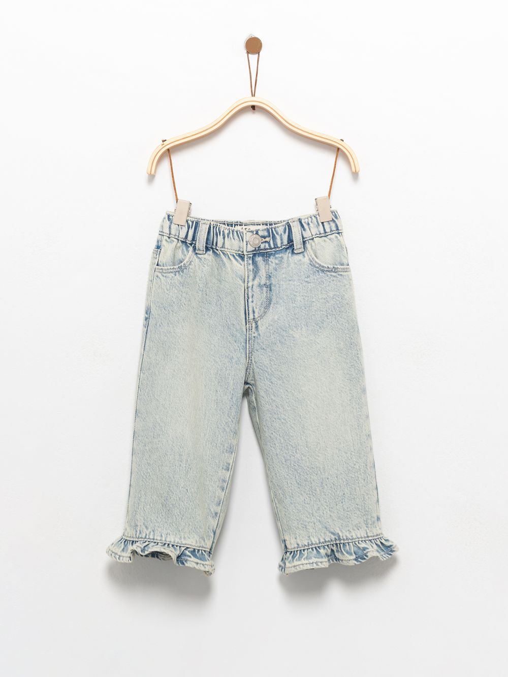 ג׳ינס בהיר עם ולאן