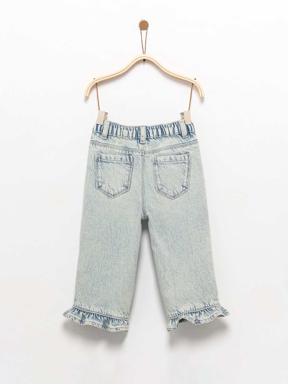 ג׳ינס בהיר עם ולאן