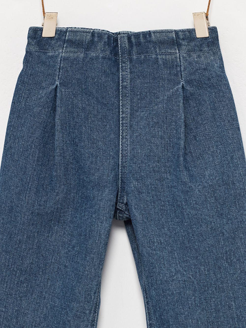 ג’ינס עם סיומת פרומה