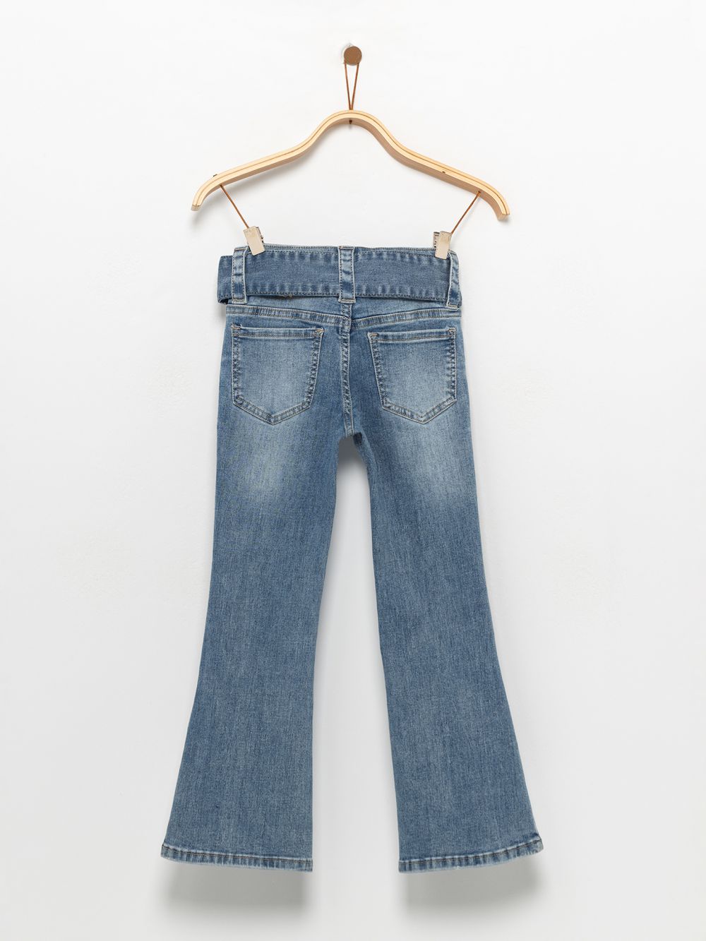 ג׳ינס פלייר עם חגורה