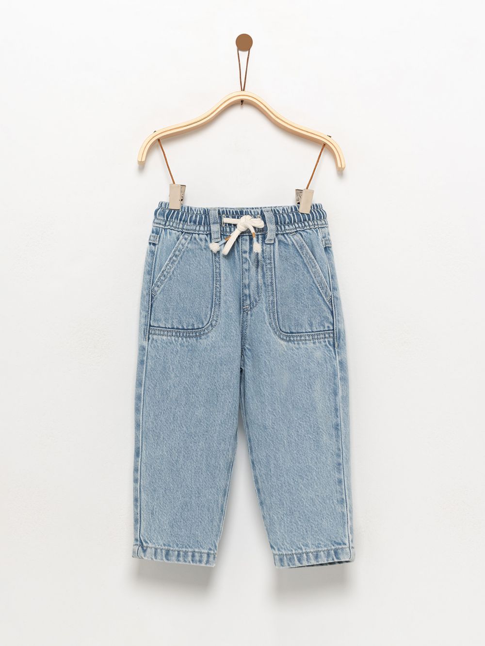 ג’ינס עם גומי