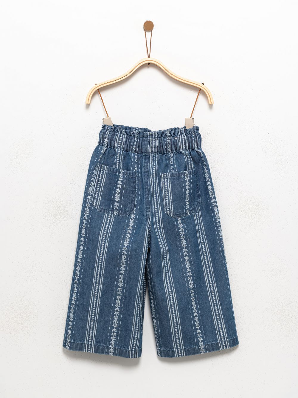 מכנסיים מודפסים