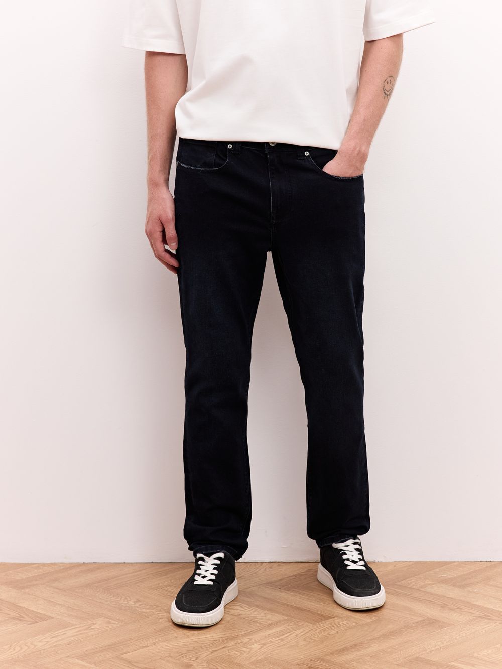 ג׳ינס בגזרת SLIM