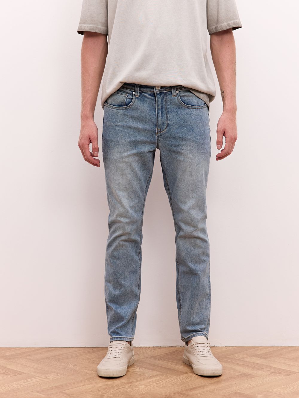 ג׳ינס בגזרת SLIM