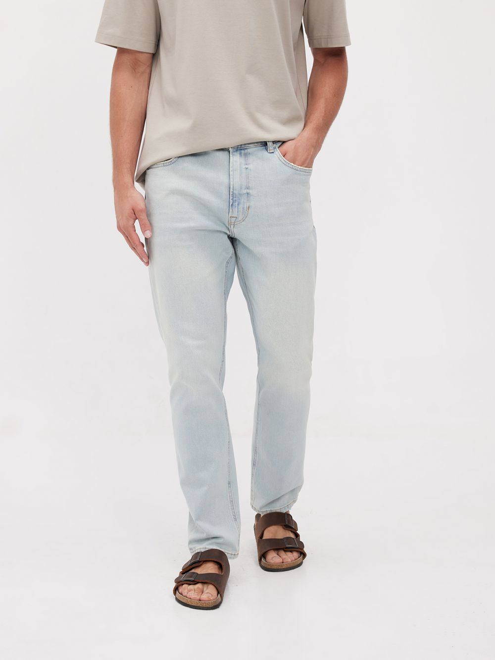 ג׳ינס בגזרת Slim