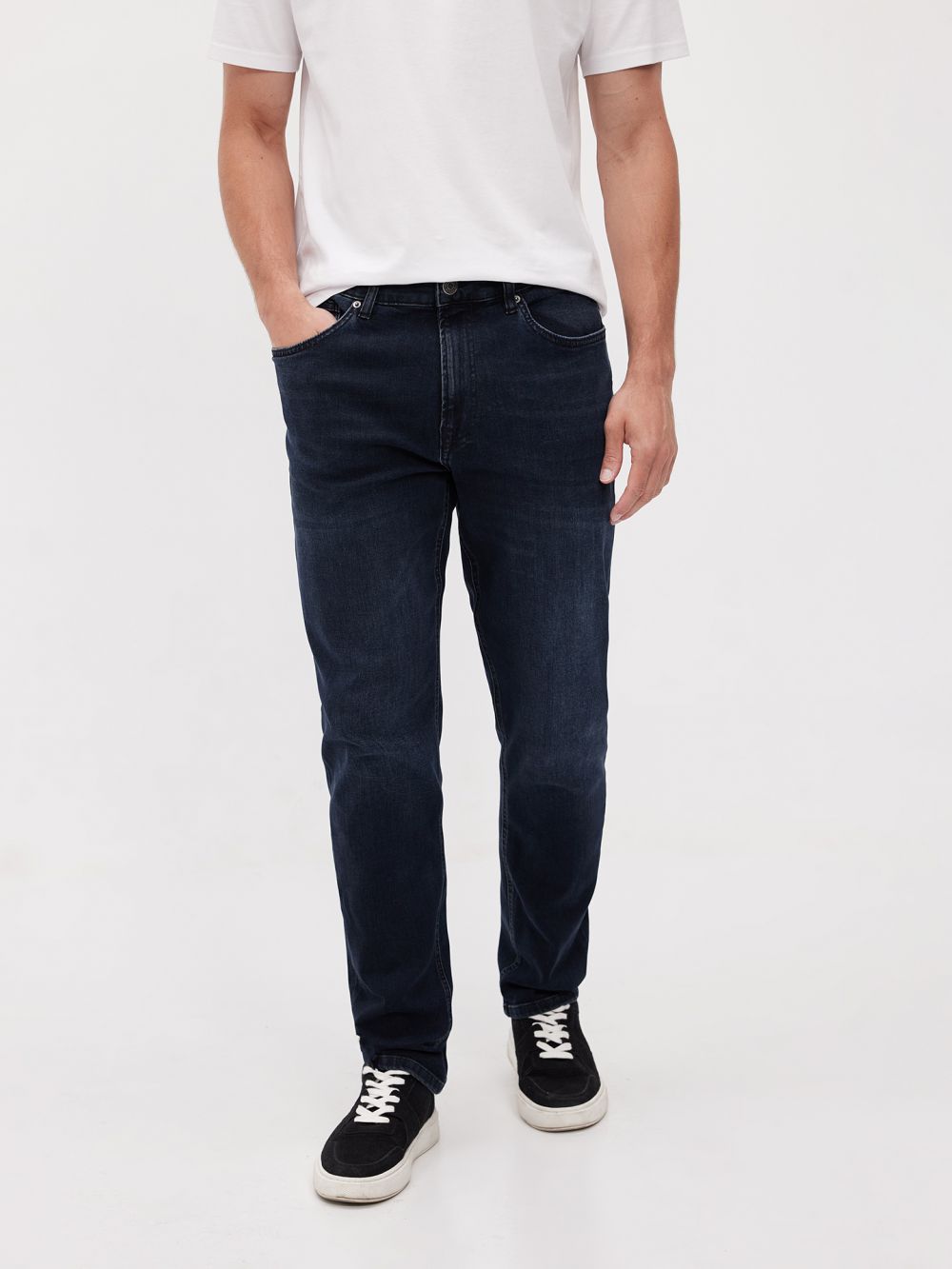 ג׳ינס בגזרת Slim