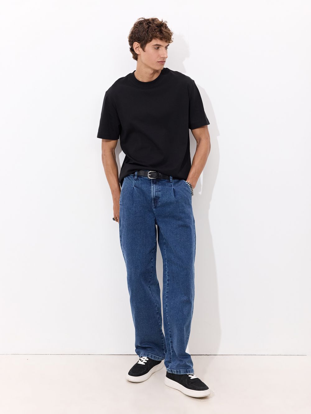 ג’ינס בגזרת Relax עם כפלים