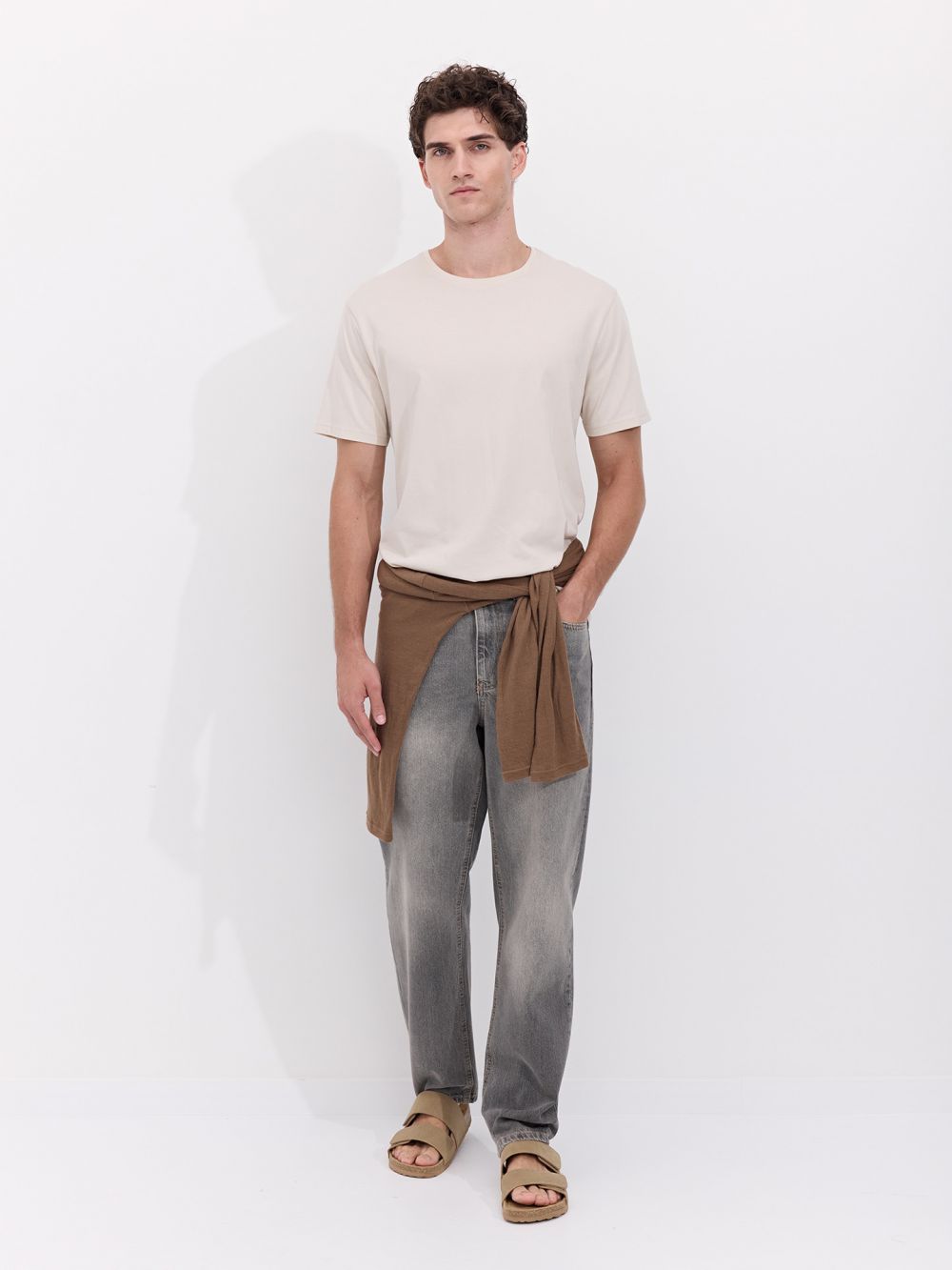 מכנסי ג׳ינס רחבים