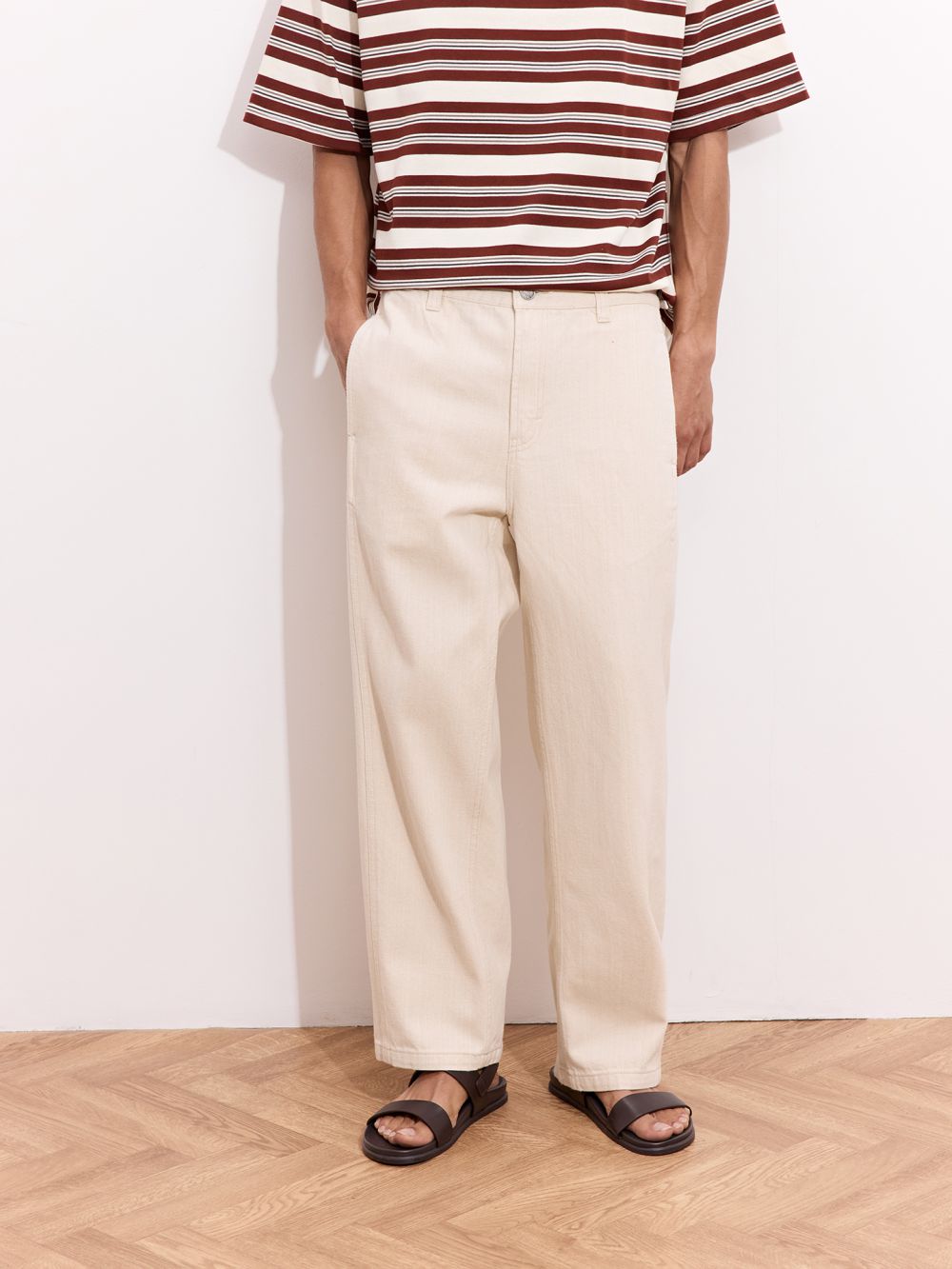 ג’ינס עם תפר אלכסוני