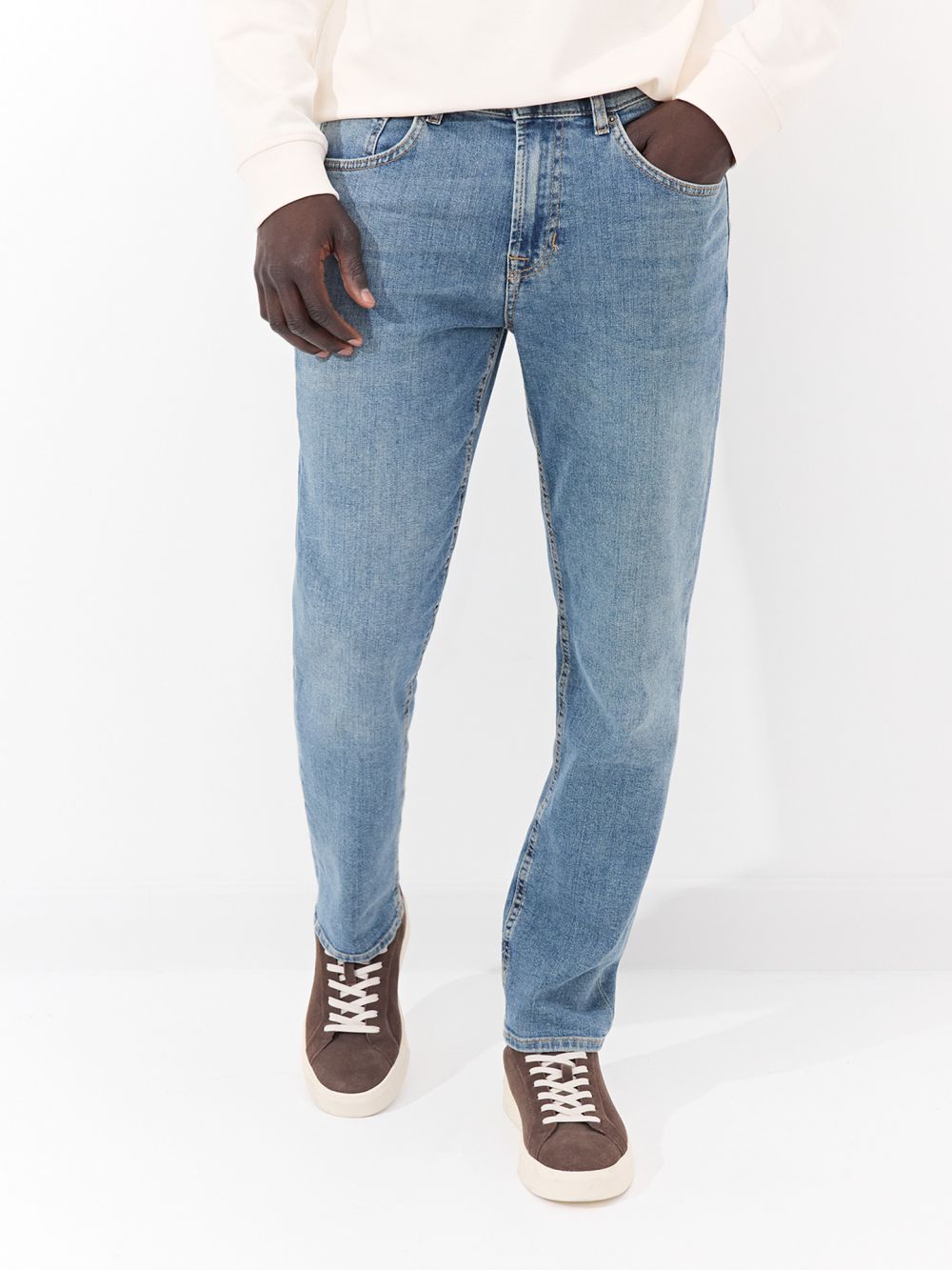 ג׳ינס בגזרת SLIM