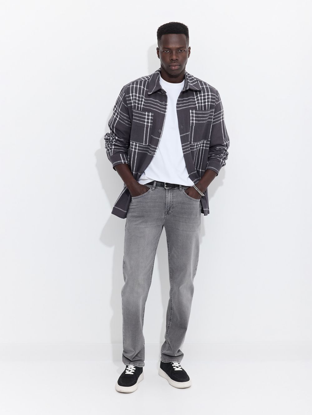 ג׳ינס בגזרת SLIM