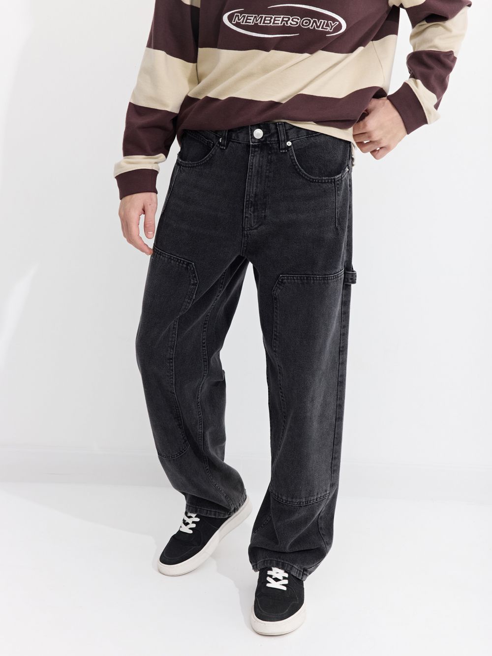 ג׳ינס carpenter בגזרה משוחררת