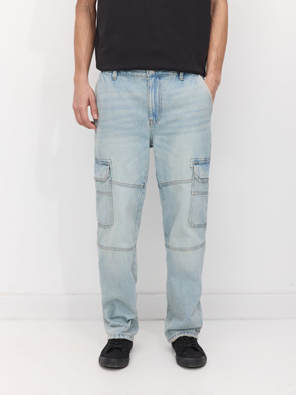 דגמ”ח ג’ינס בגזרה STRAIGHT