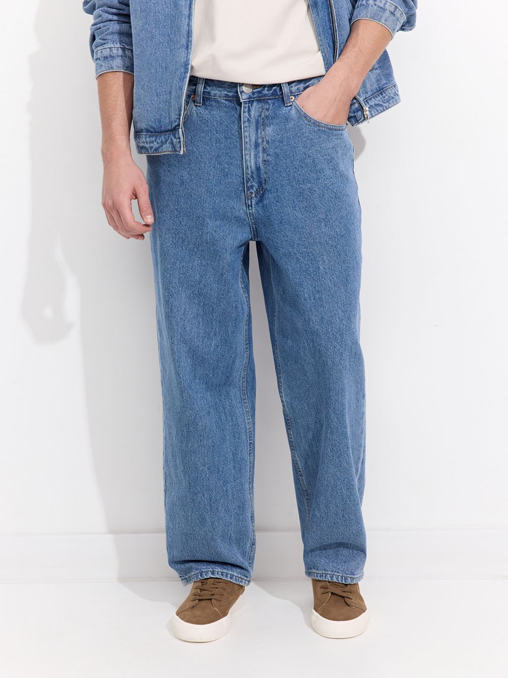 ג’ינס Wide leg בגזרת Tapered fit