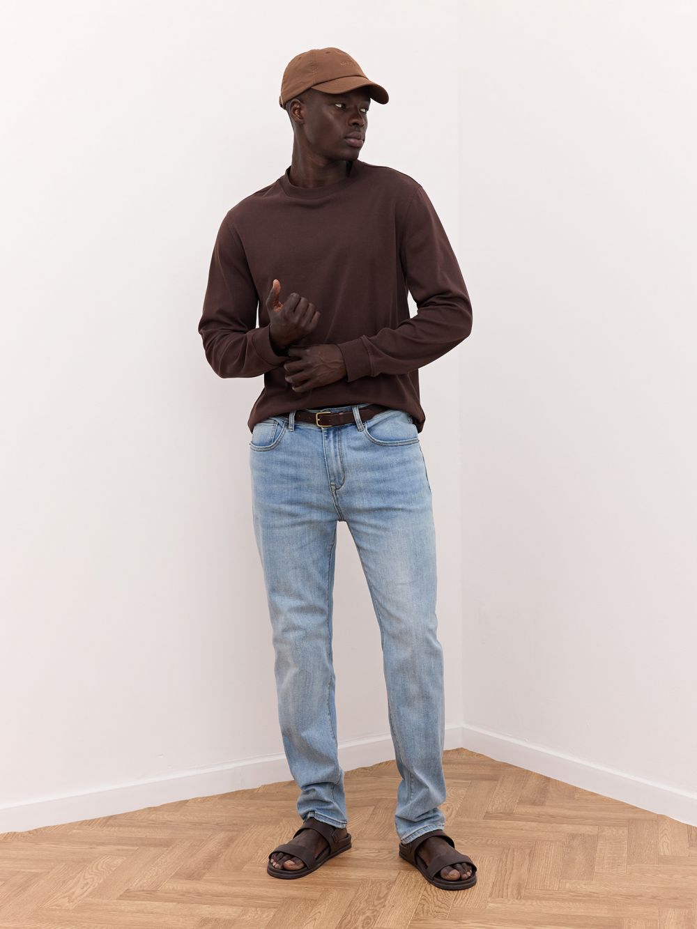 ג׳ינס בגזרת SLIM