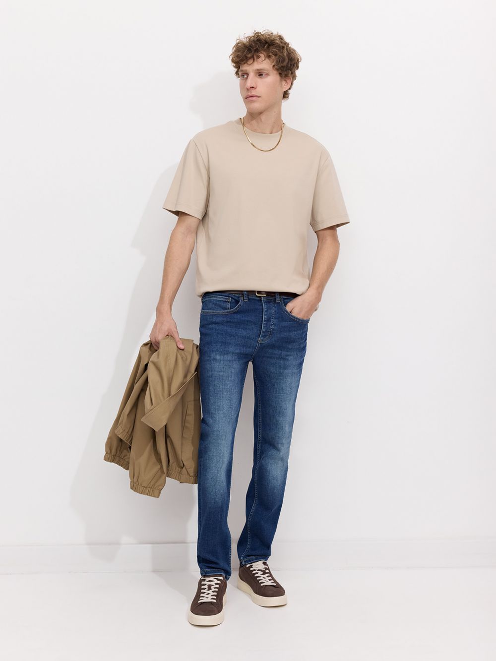 ג’ינס בגזרת SLIM