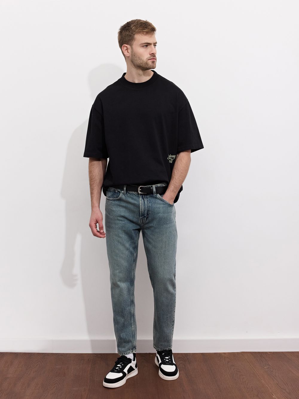 ג’ינס בגזרת קרופ SLIM