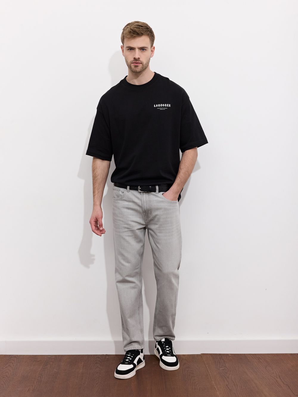 ג’ינס בגזרת קרופ SLIM