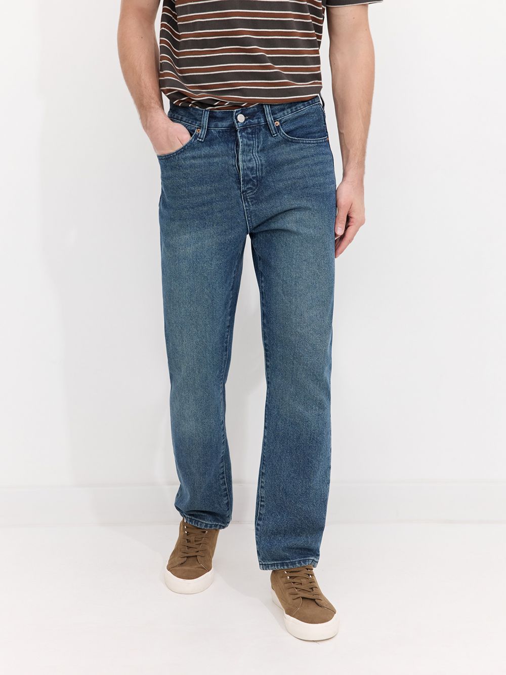 ג׳ינס בגזרה STRAIGHT