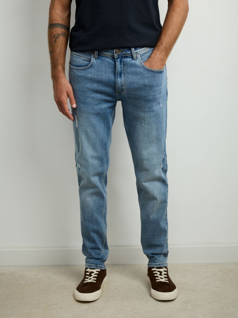 ג׳ינס SKINNY עם קרעים