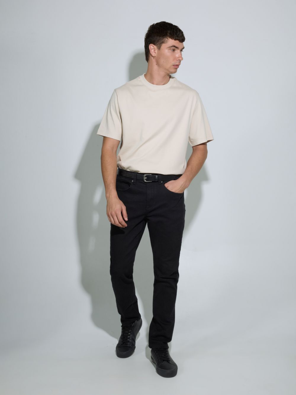 ג’ינס בגזרת SLIM