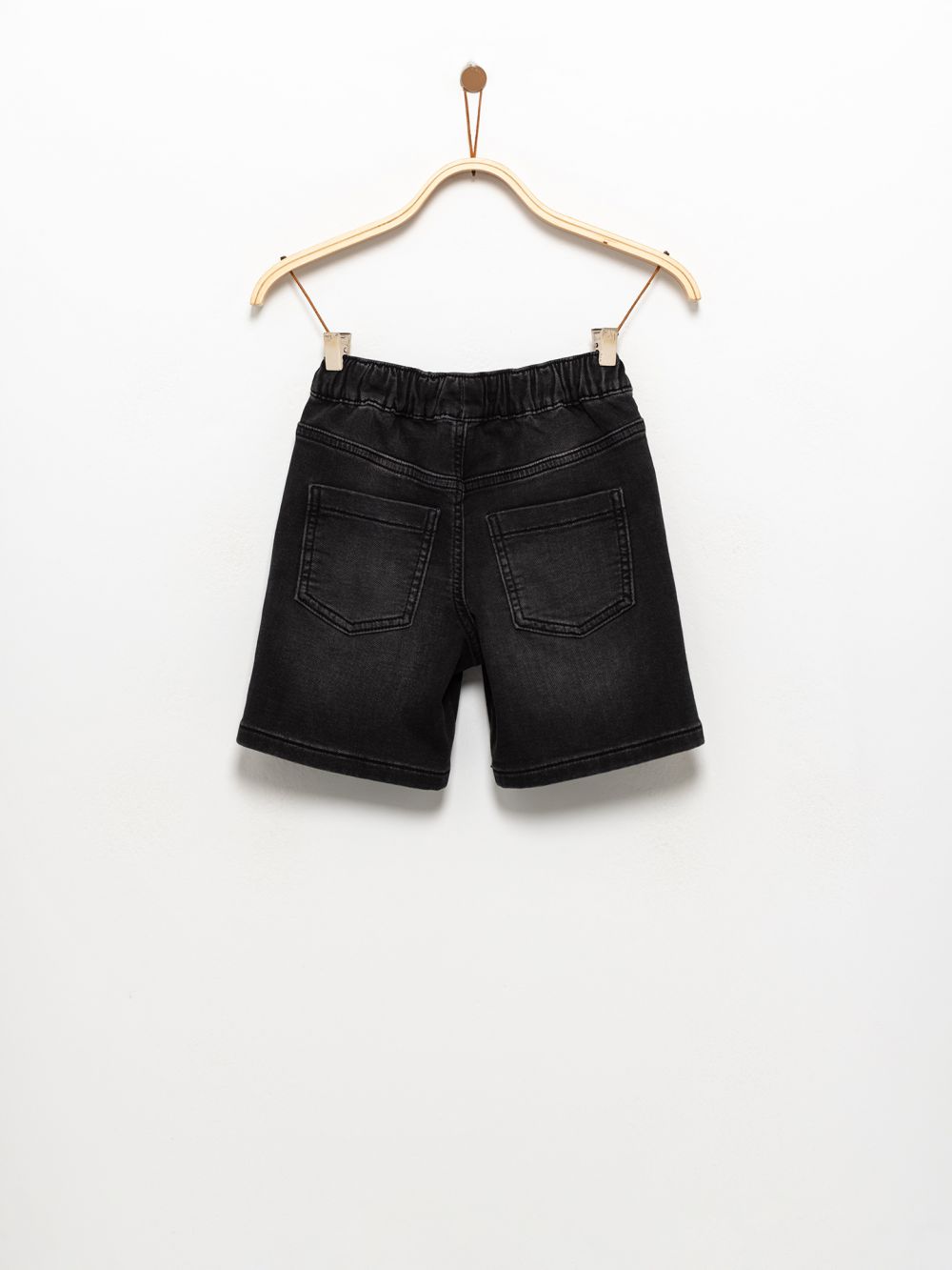 ברמודה מג׳ינס ג׳וגר