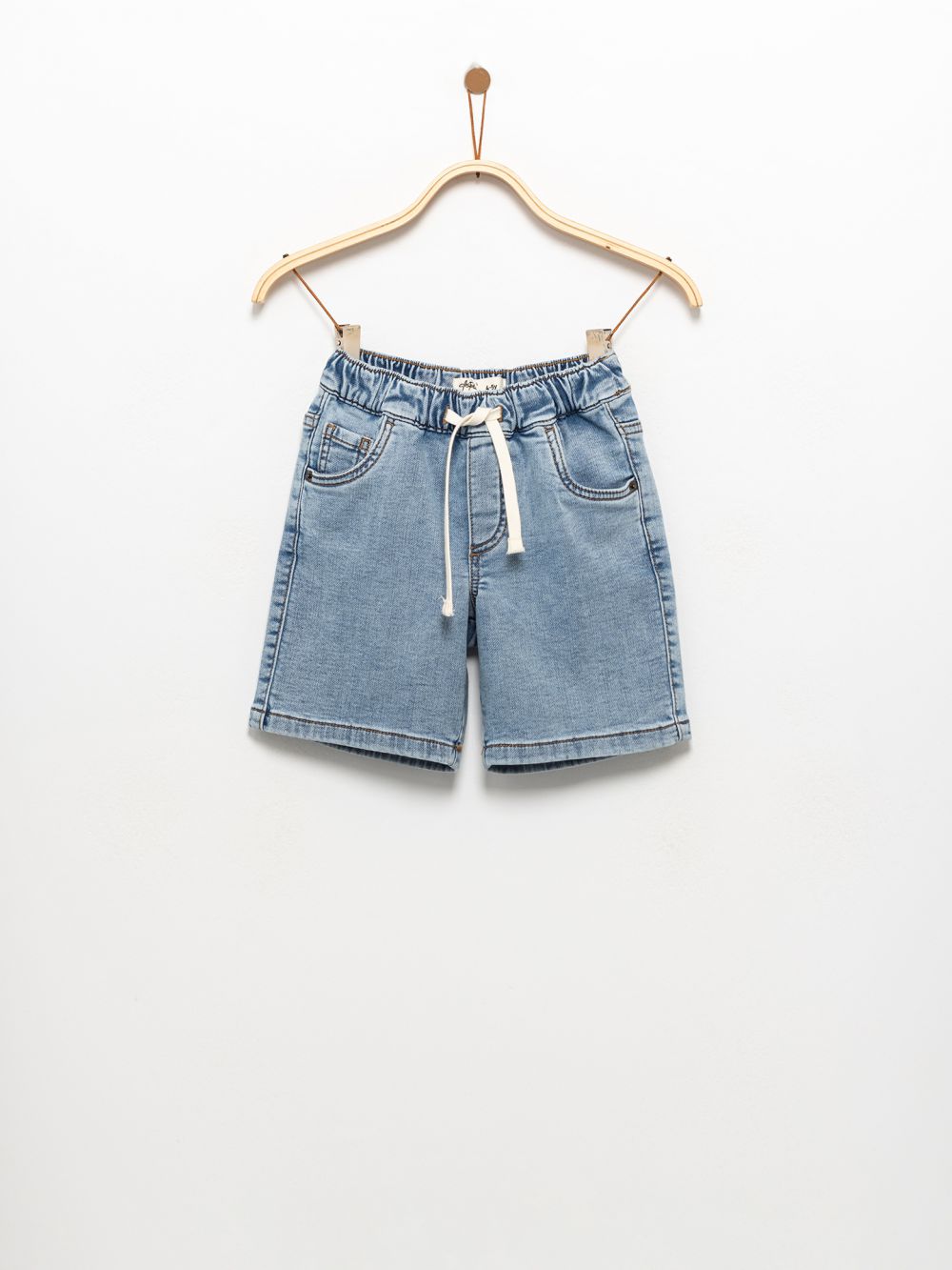 ברמודה מג׳ינס ג׳וגר