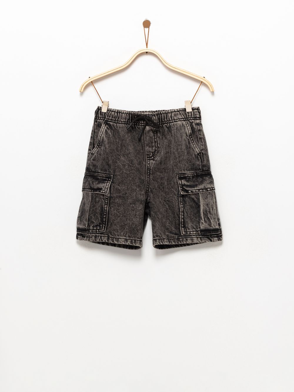 דגמ”ח ג’ינס קצר